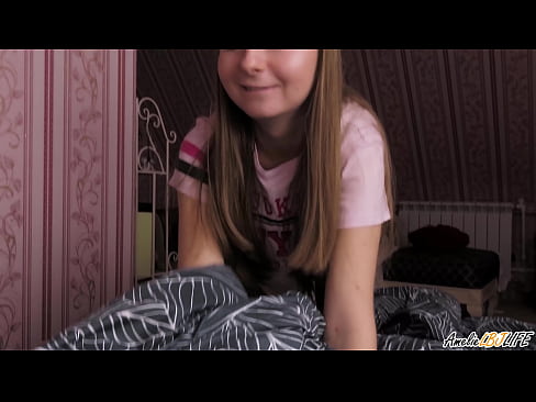 ❤️ Blondie ດູດ BFF ຂອງນາງຢ່າງເລິກເຊິ່ງແລະໄດ້ຮັບຄວາມຫມັ້ນຢູ່ໃນປາກຂອງນາງ ️ ໜັງໂປ້ ຢູ່ຄອມ lo.pornmega-com.ru ☑